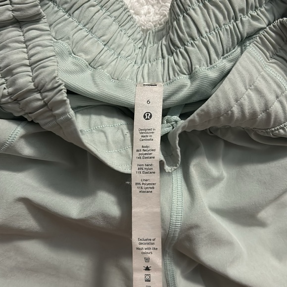 LULULEMON HOTTY HOT LR 4” - Picture 4 of 4